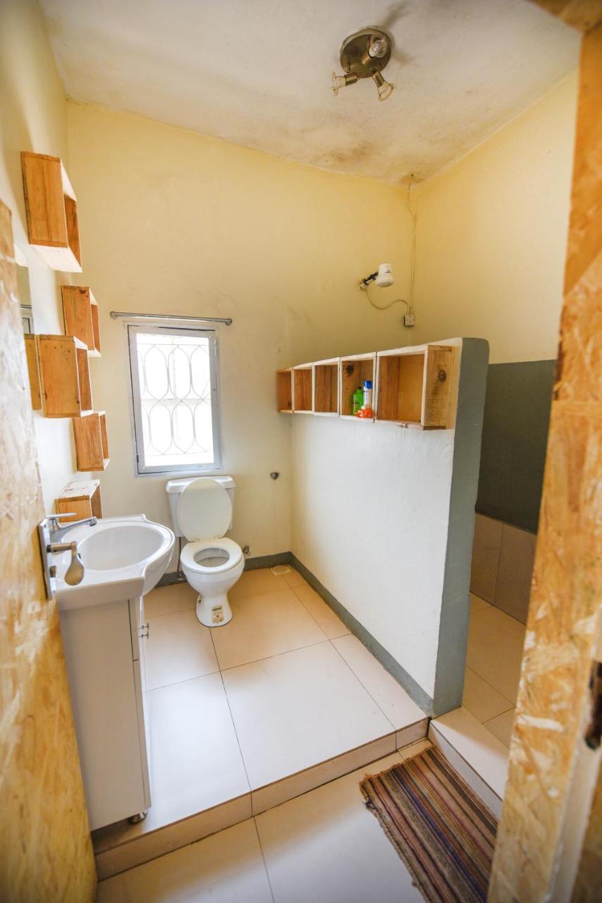 Nyumba 591 Hotel Кампала Екстериор снимка